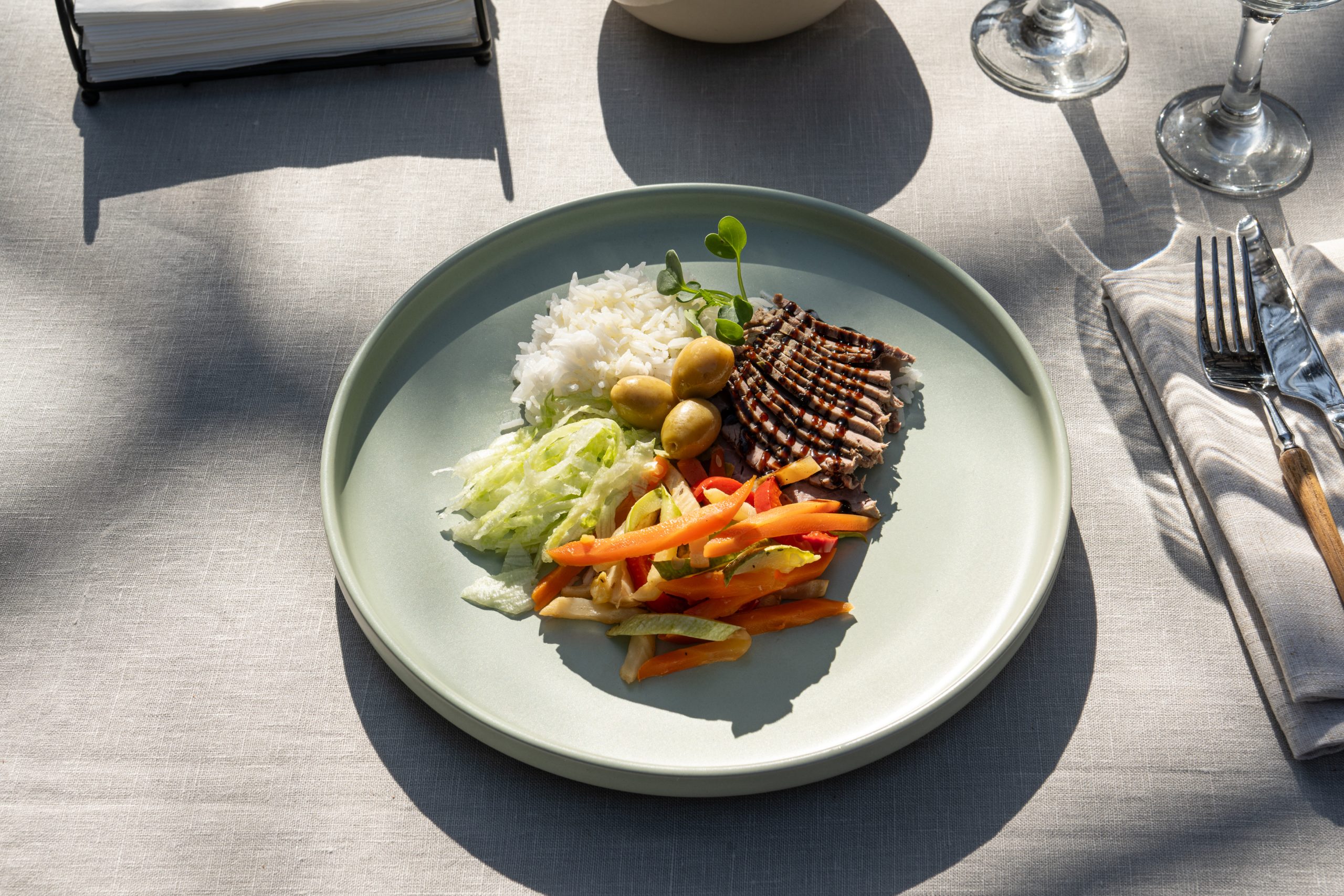 bol cu vita si orez cluj mancare calda si legume coapte apetit catering